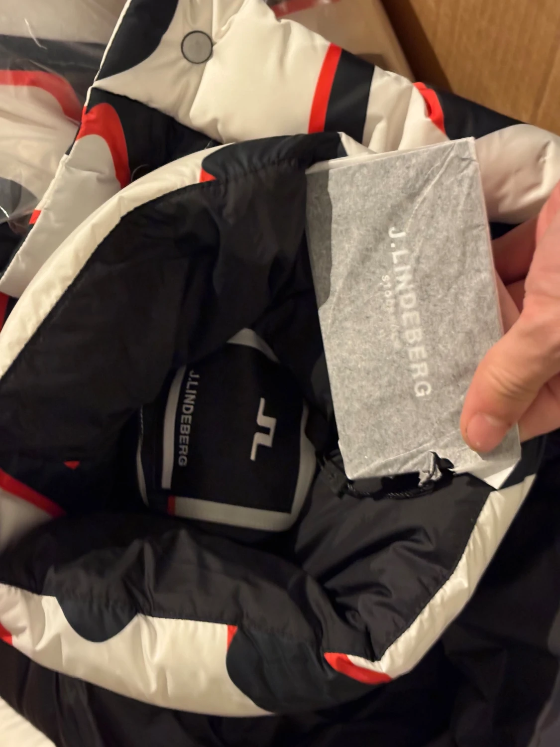 Vit pufferjacka från J.Lindeberg - 4