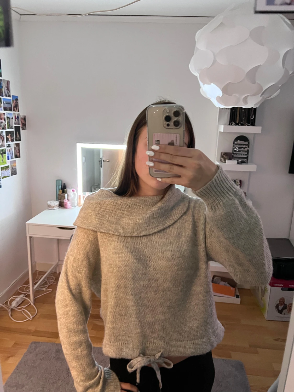 Beige stickad tröja med krage från H&M - 1