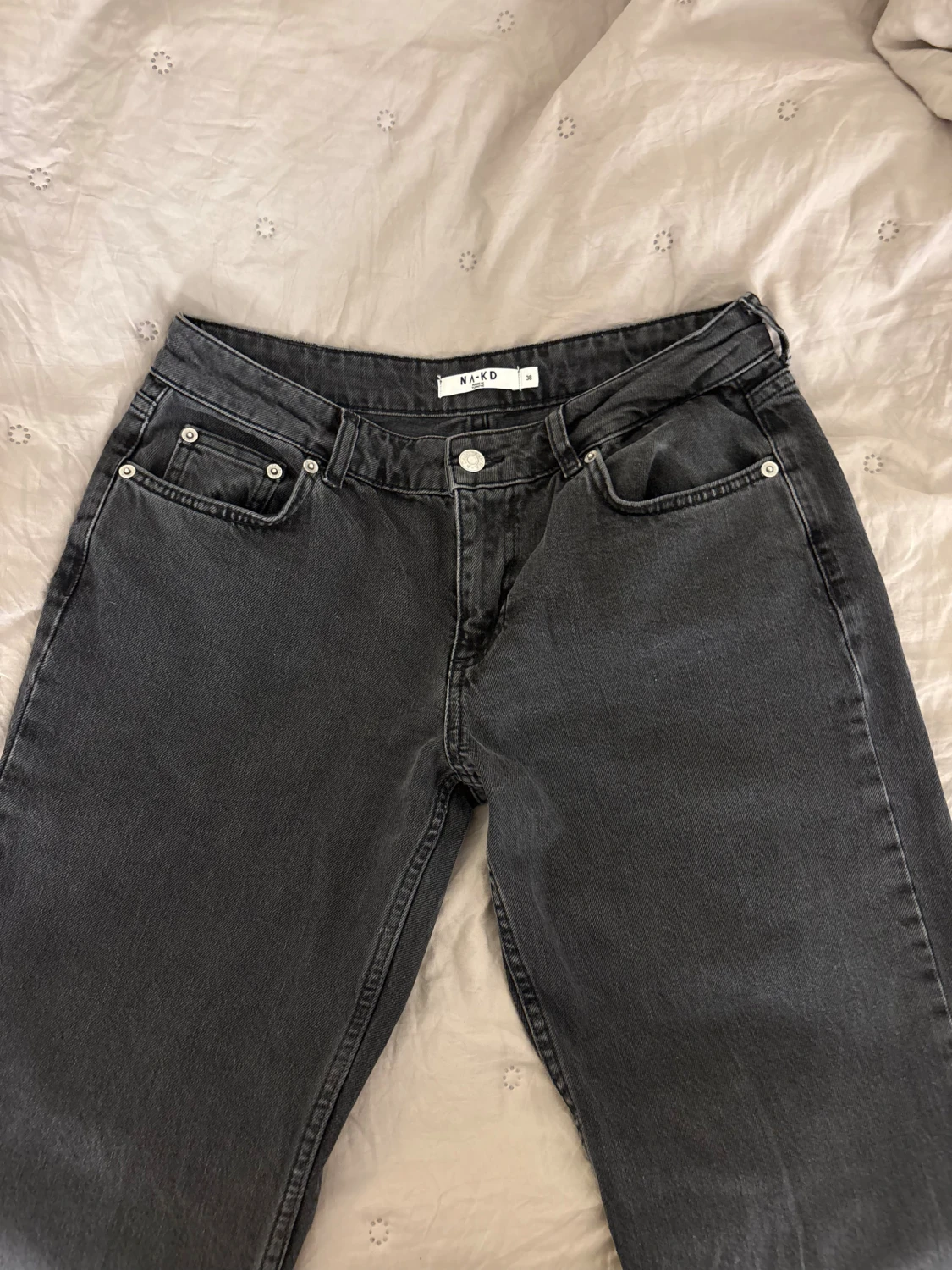 Svarta lågmidjade vida jeans från nakd - 2
