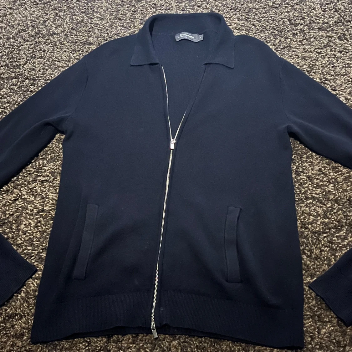 Marin blå stickad kofta från Dressmann - 1