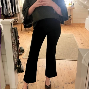 Croppade byxor - Bikbok st small