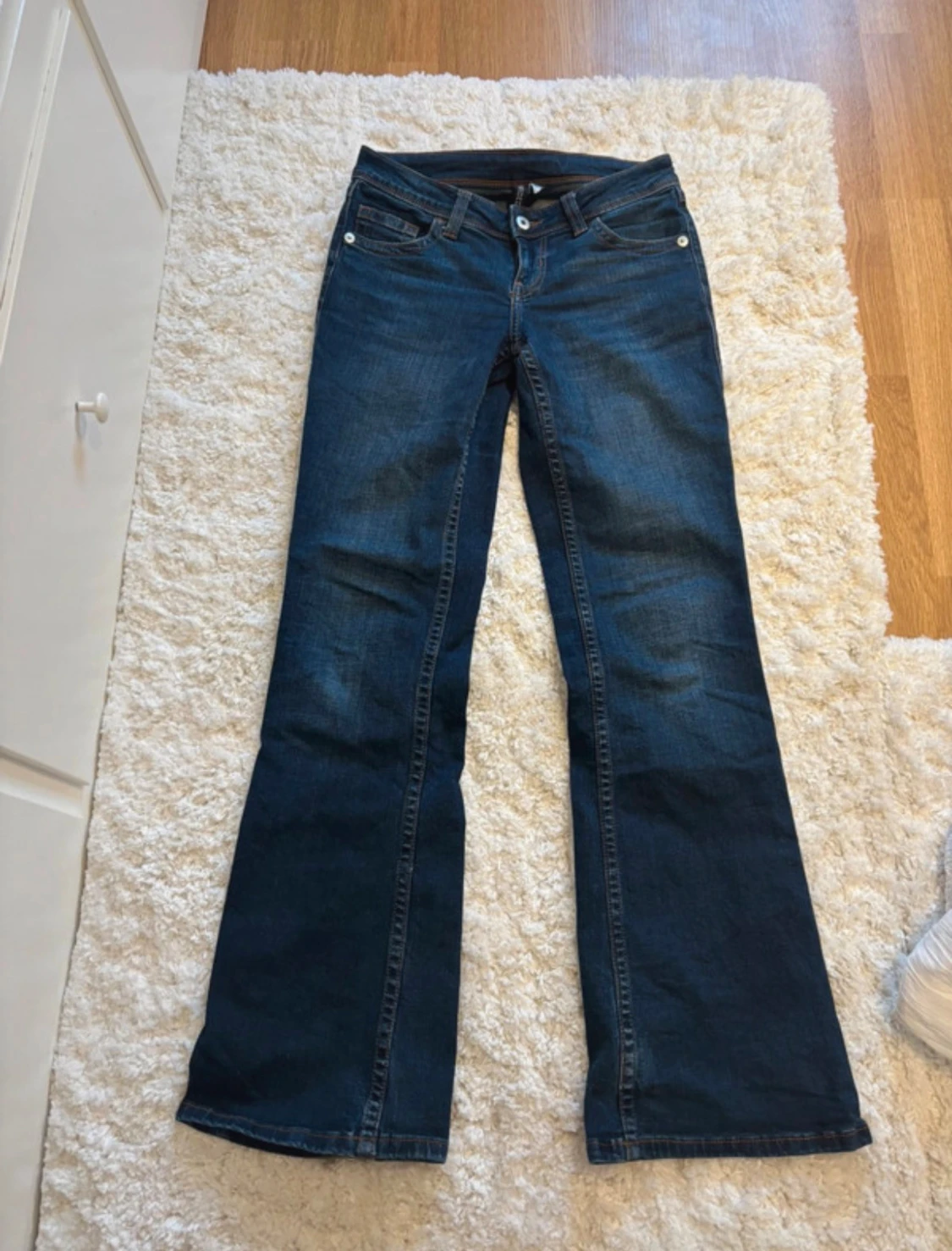 Bootcut jeans i mörkblå denim