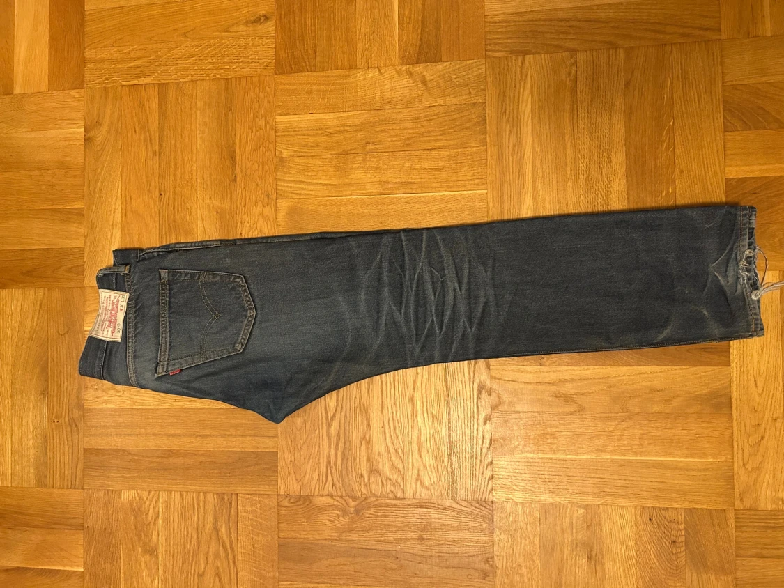 Levi's 501 mörkblå jeans W30 L30 - 2