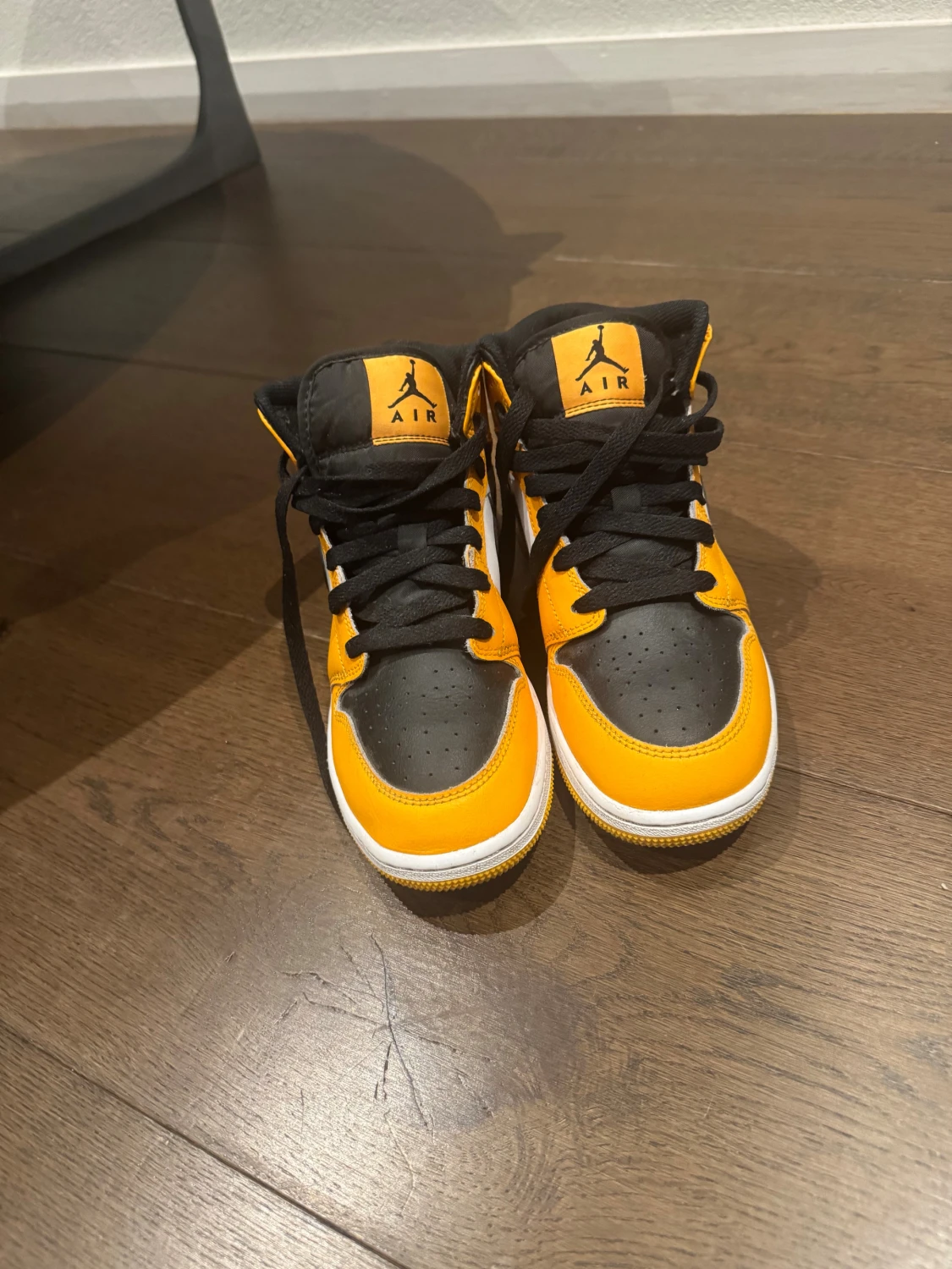 Nike Air Jordan 1 High svart/gul - 2