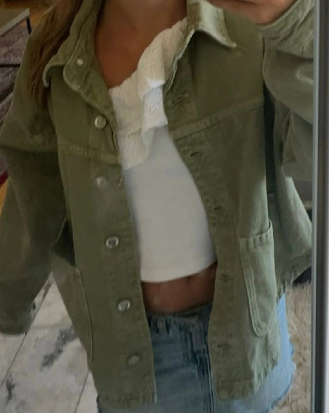 Olivgrön jeansjacka med stora fickor