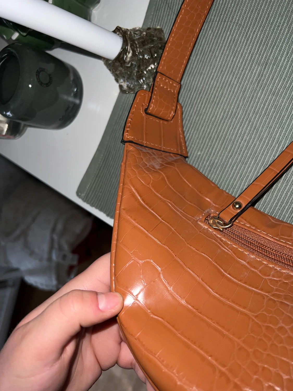 Brun axelväska i croco-imitation - 4