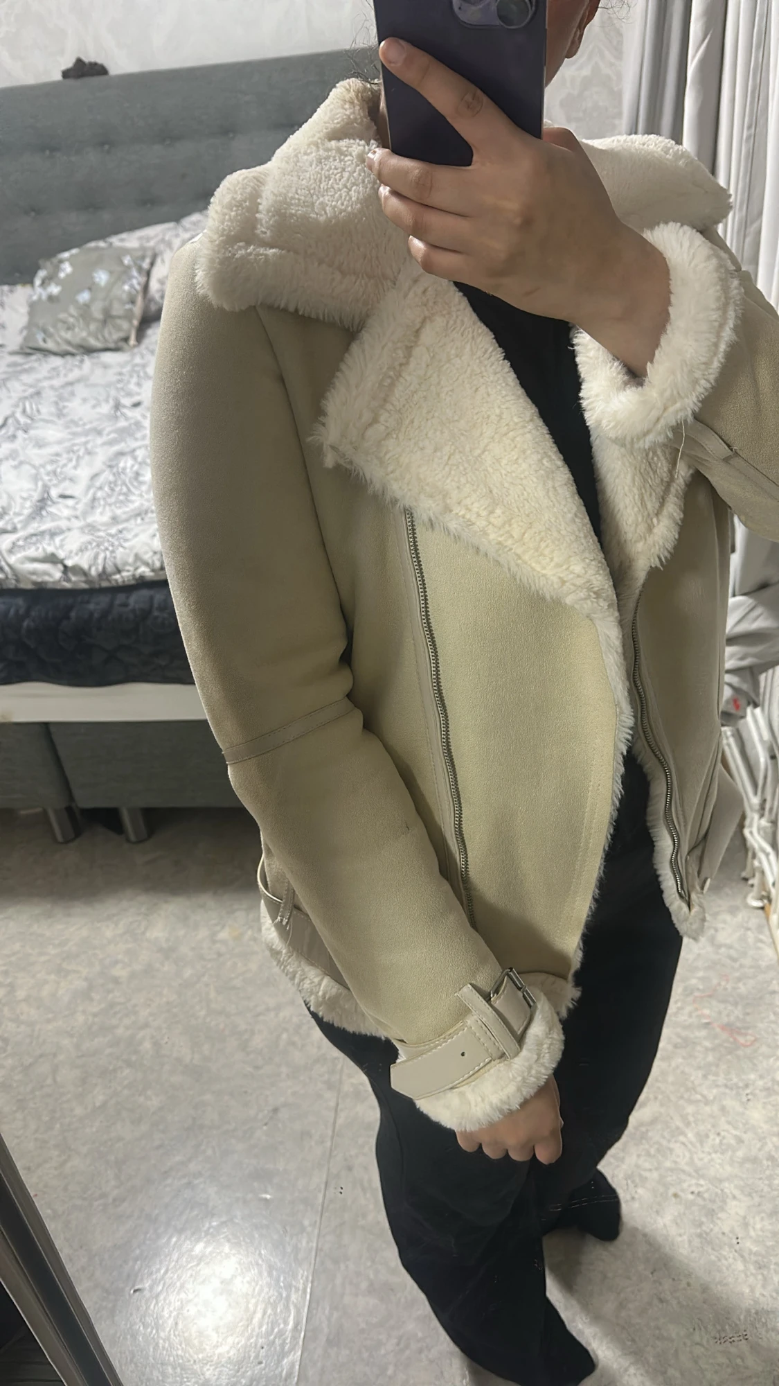 Beige teddyjacka med fuskpäls - 2