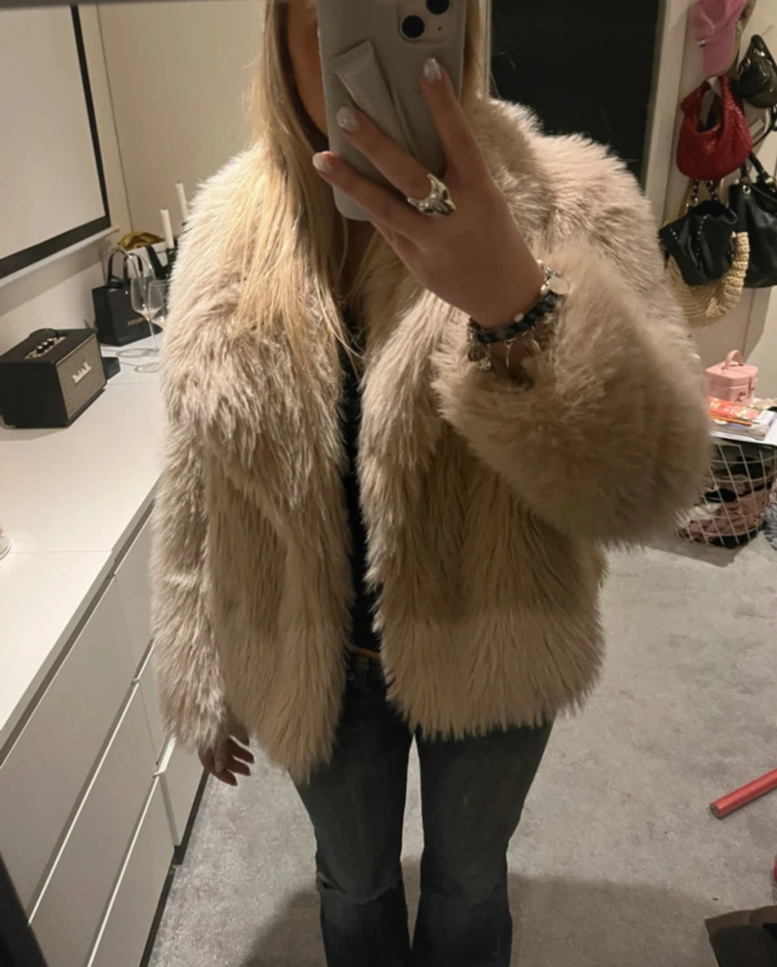 Beige pälsjacka från Zara - 1
