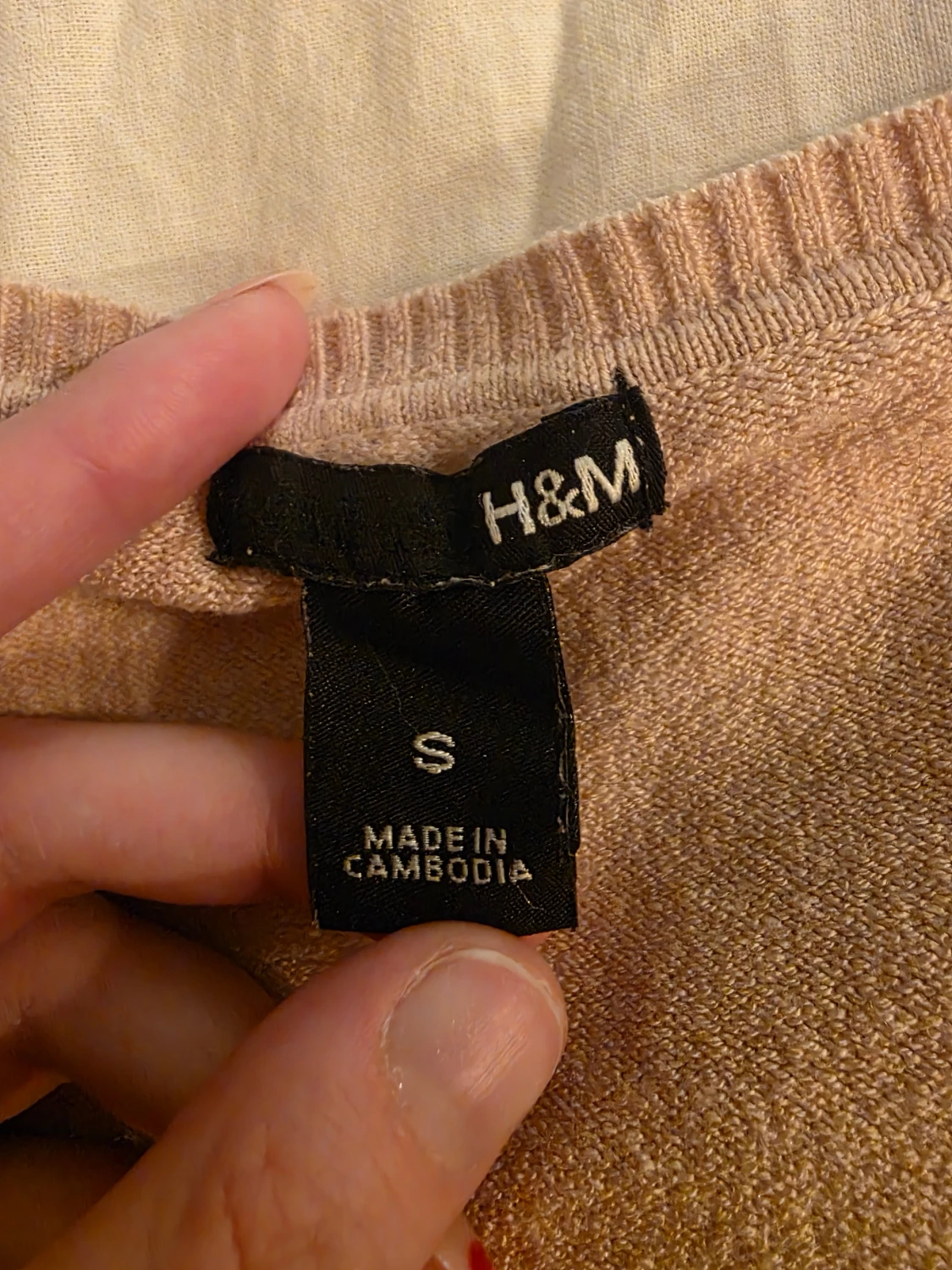 Ljus rosa v-ringad tröja från H&M - 2