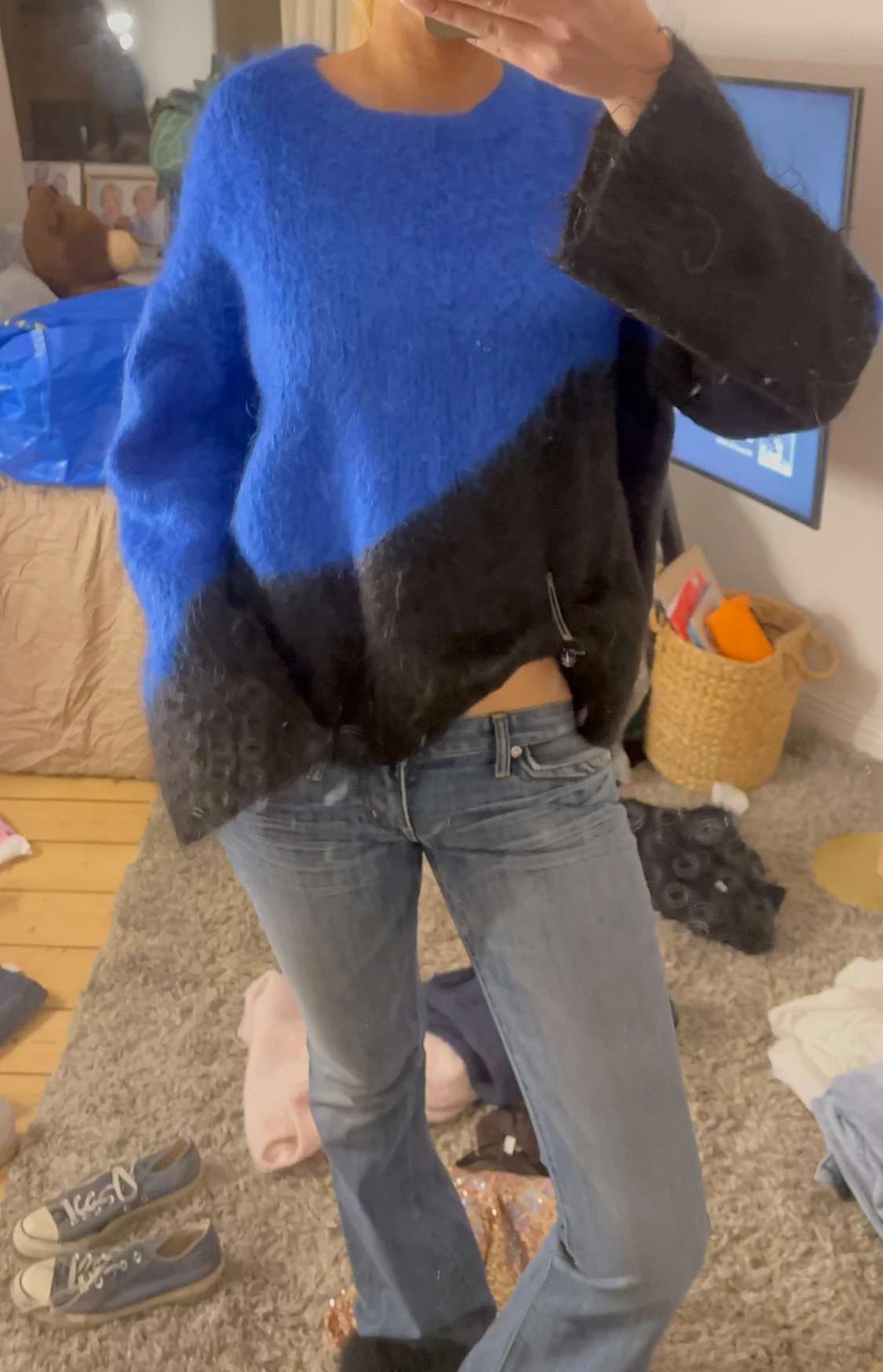Blå och svart fluffig tröja & Other Stories - 2