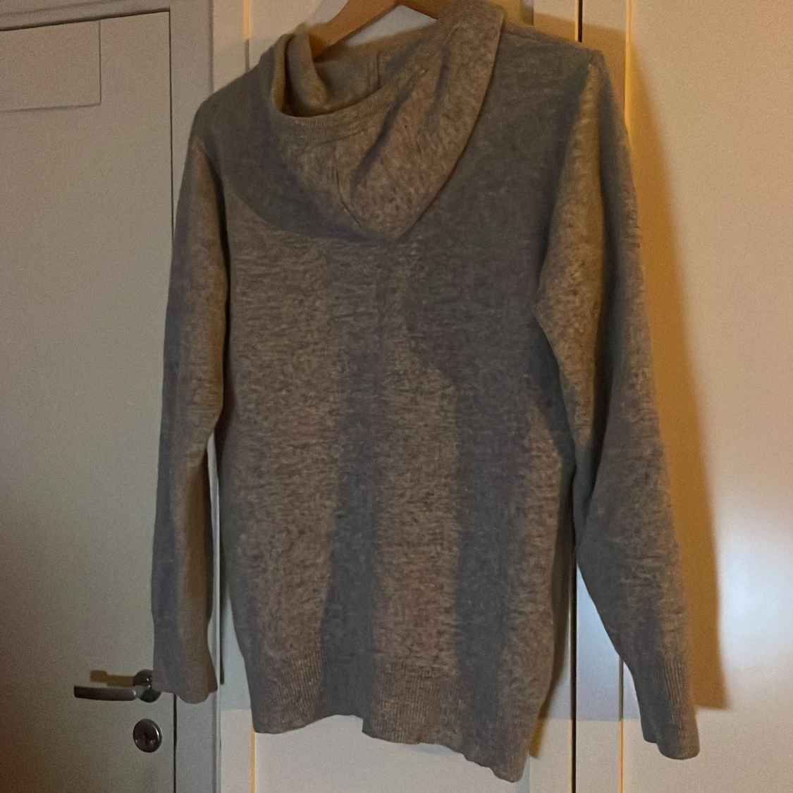 Grå merino hoodie - 1