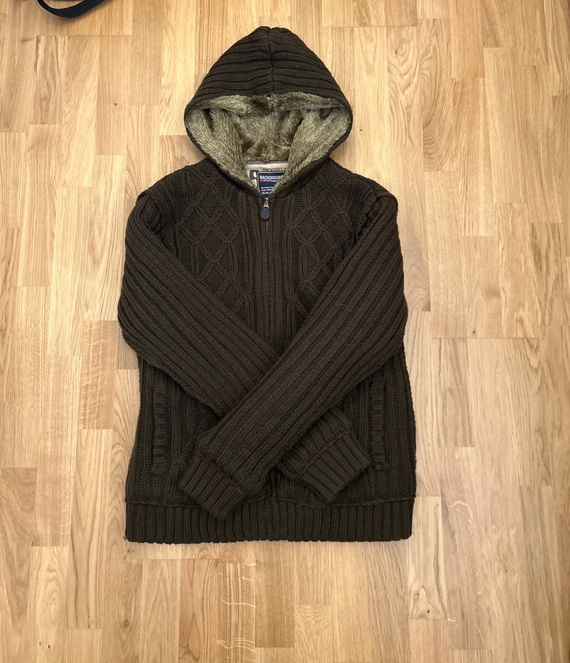 Stickad cardigan med päls