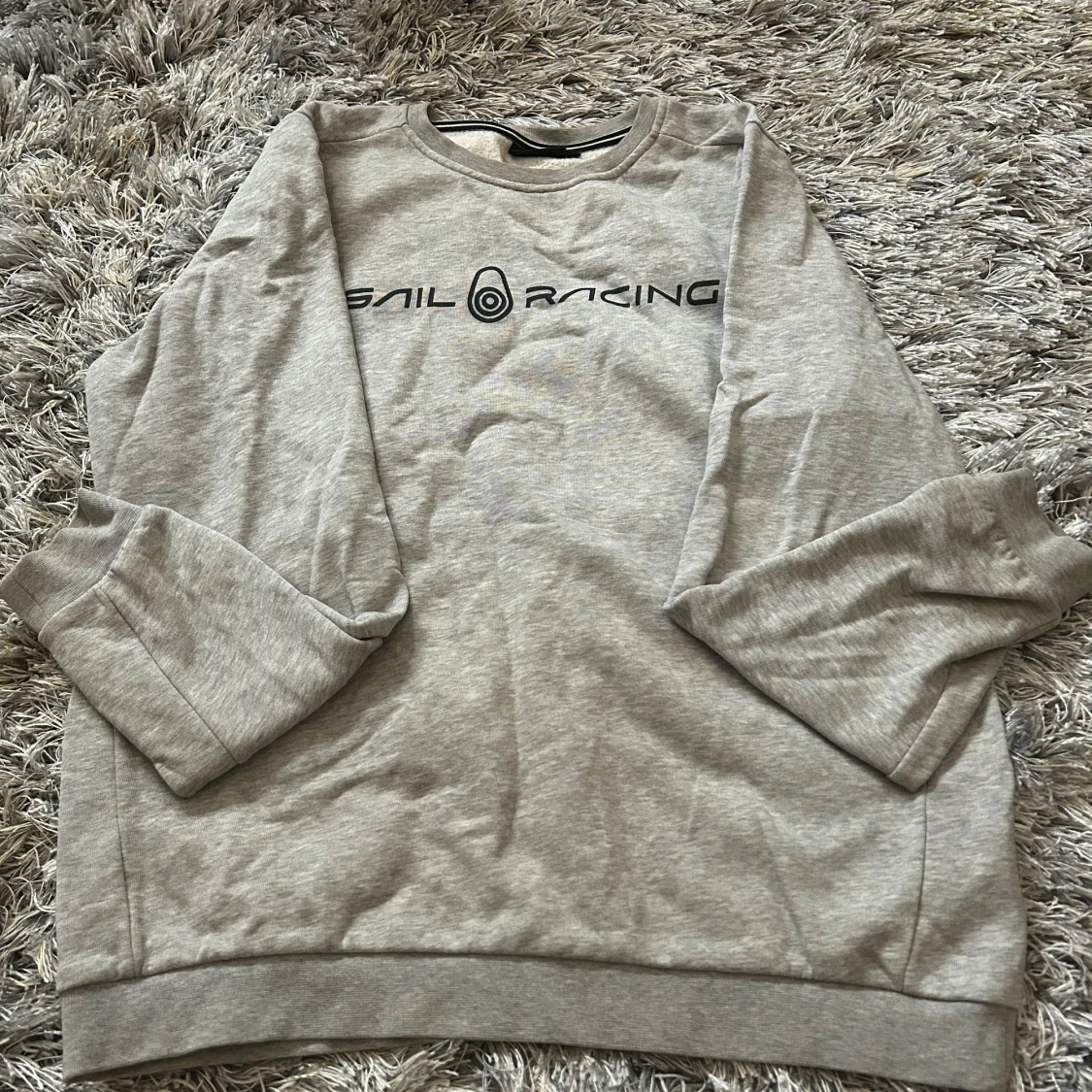 Grå Sail Racing sweatshirt