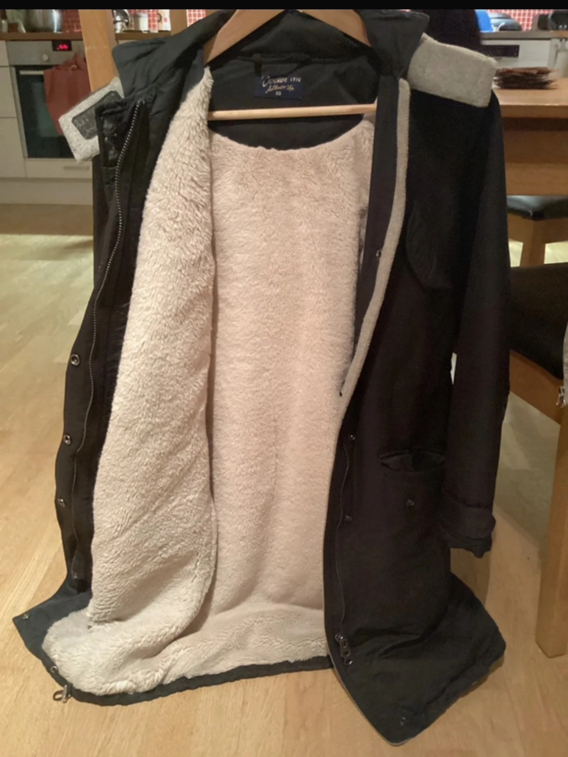 Svart parkajacka med teddyfoder - 1