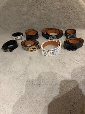 350 för två sty  - 350 kr för två sty bälten som ni är intresserade av två att så skriv 