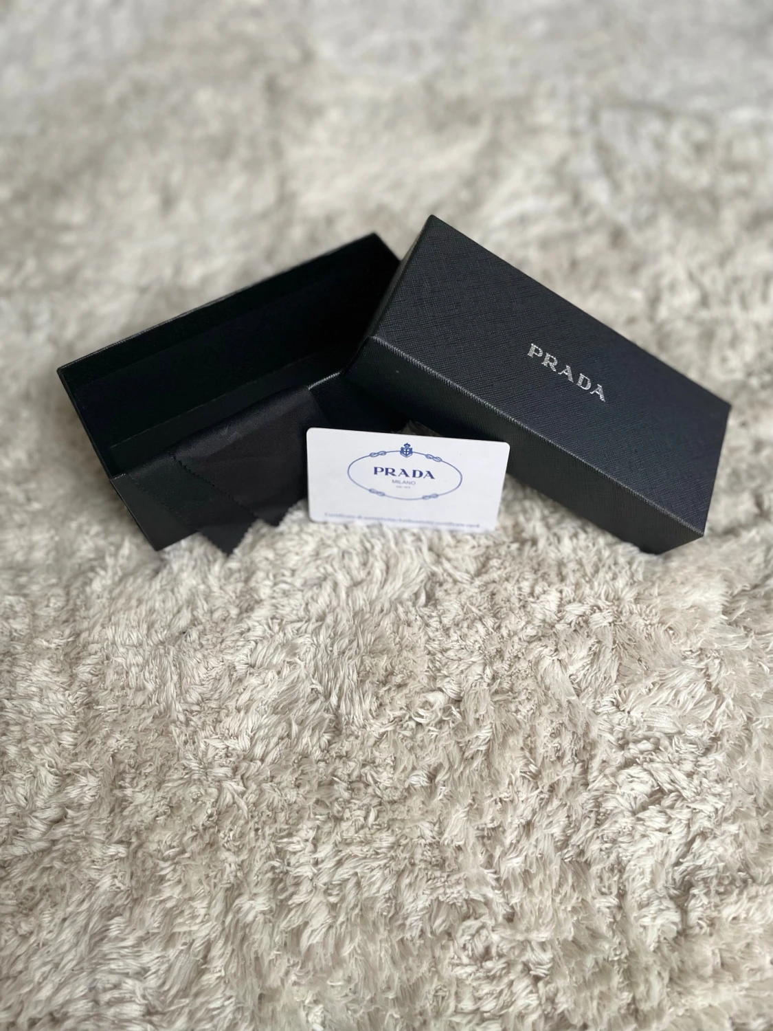 Svarta solglasögon från Prada - 4