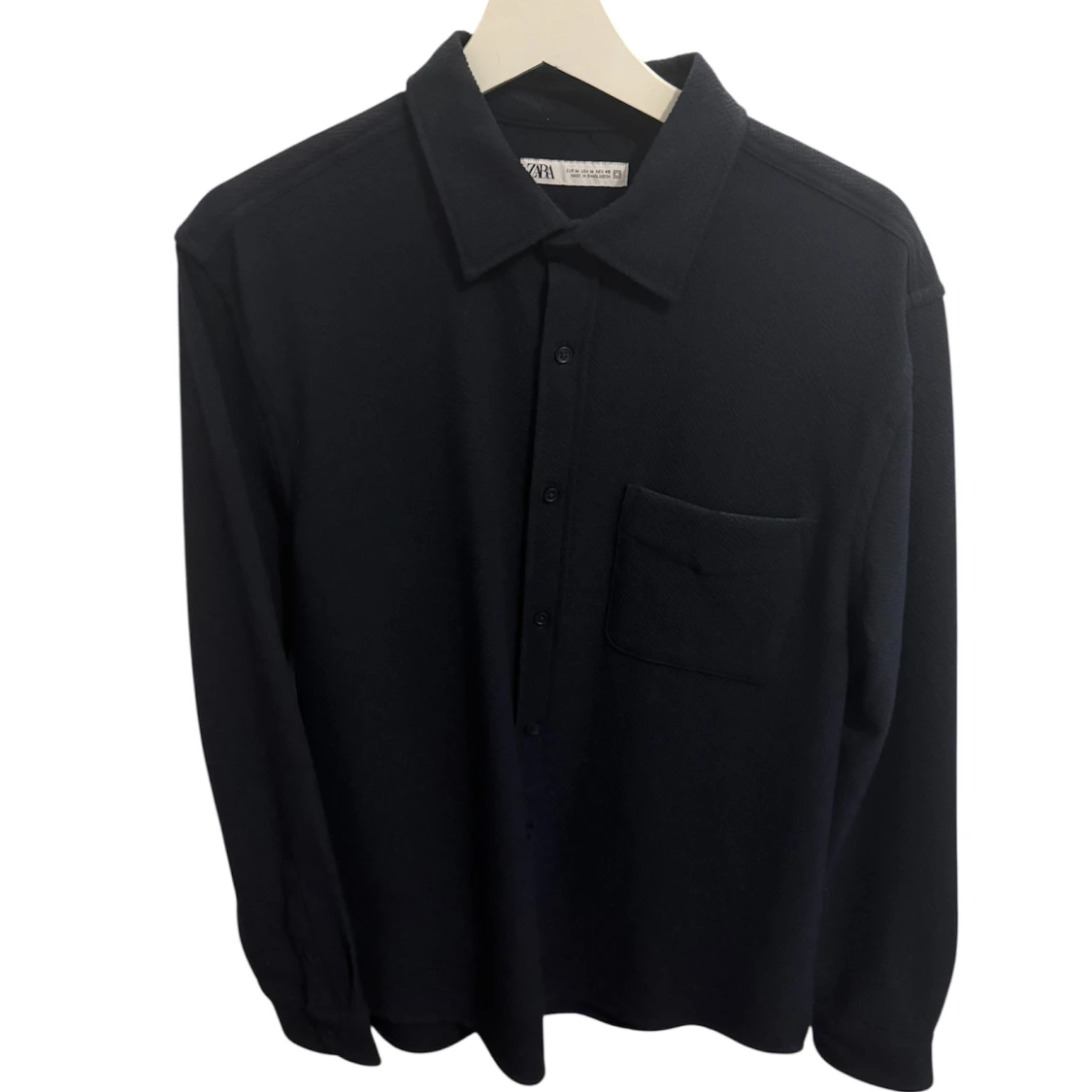 Marinblå henley-skjorta från Zara