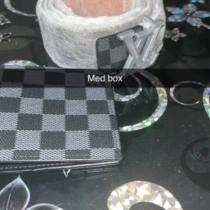 Bälte  - 125 cm. Pris går att diskuteras 