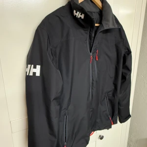 Helly hansen jacka  - En helly hansen jacka i storlek S. Väldigt bra skick. 