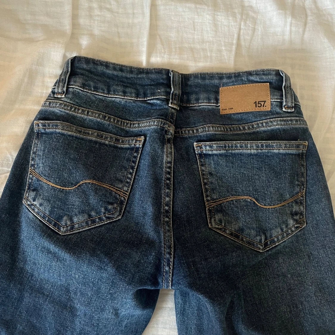 Lågmidjade mörkblåa jeans  - 1