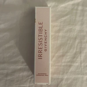 Givenchy Irresistible EdP 12.5ml - Givenchy Irresistible Eau de Parfum i smidig 12.5 ml.