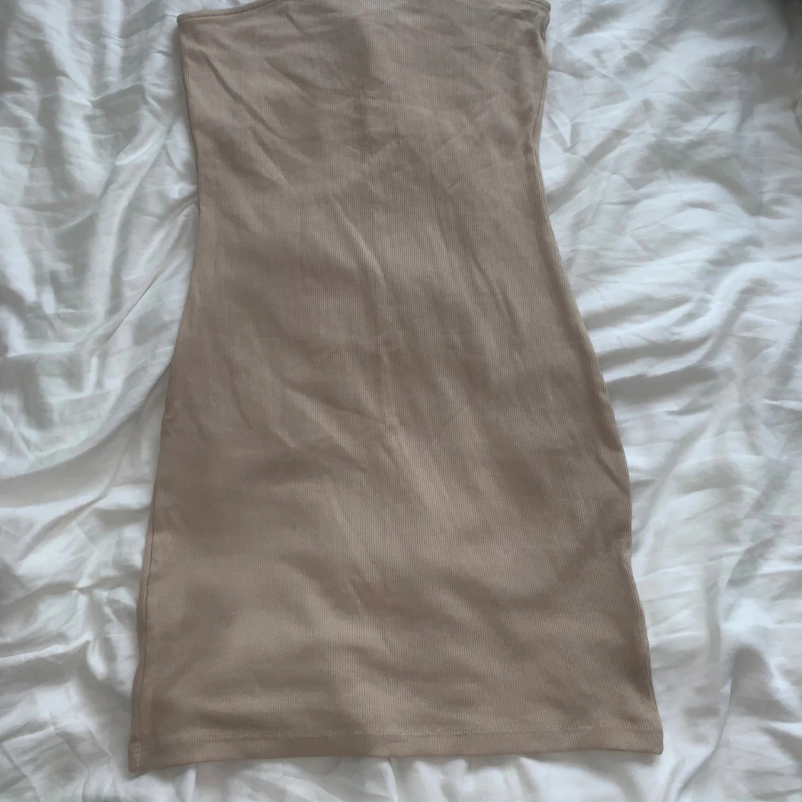 Beige tubklänning  - 3