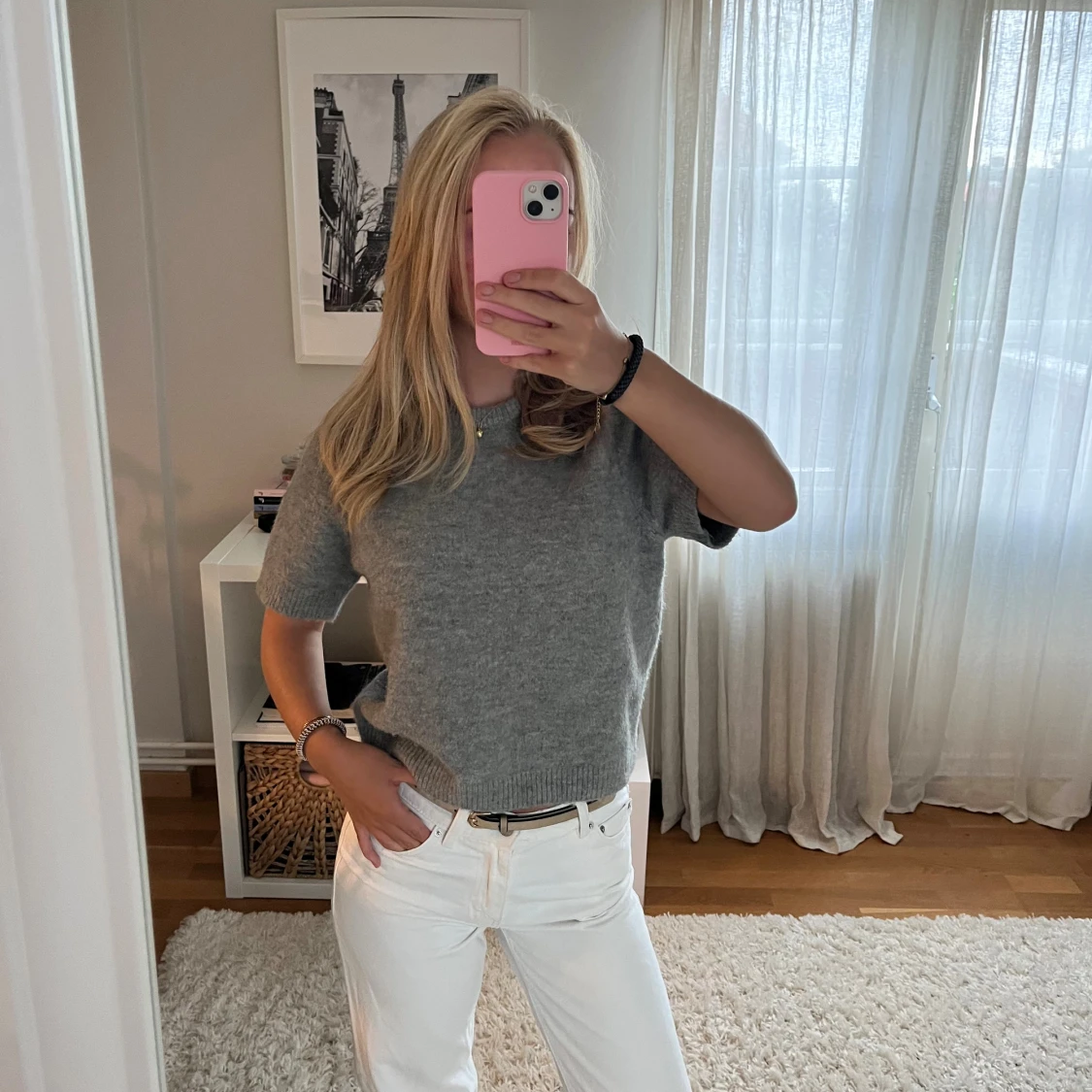 Grå stickad kortärmad tröja