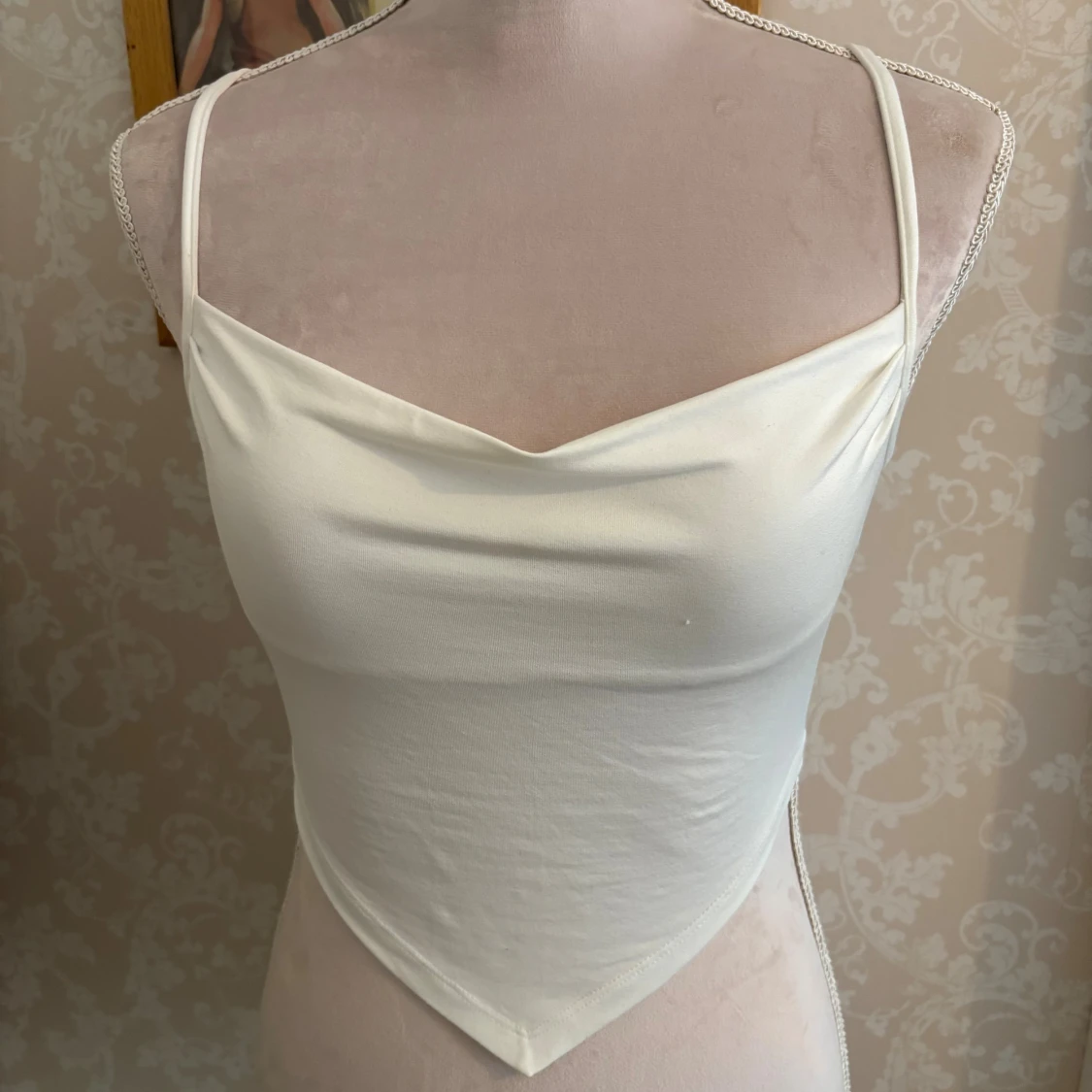 Vit cowl neck topp med snörning