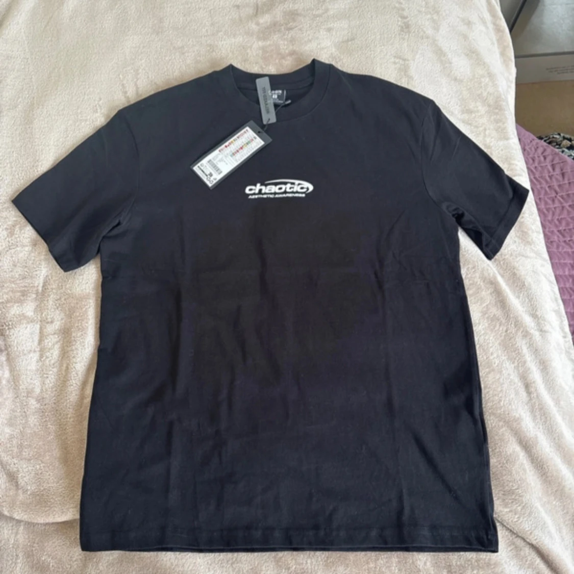 Svart Chaotic t-shirt relaxed fit