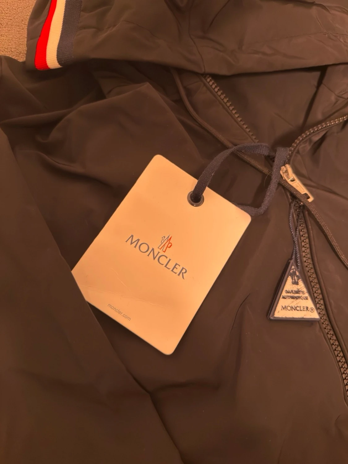 Svart Moncler vindjacka med huva - 2