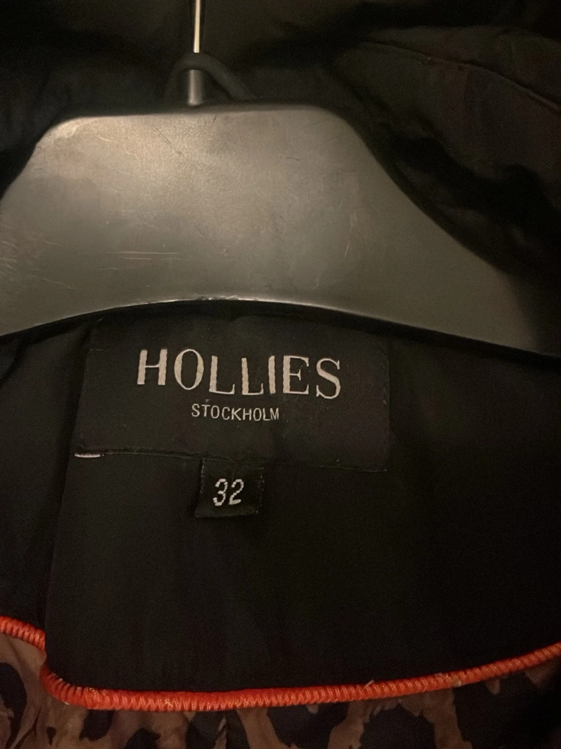 Svart lång dunjacka Hollies strl 32 - 1