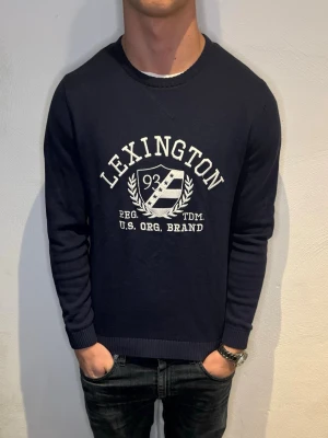 Lexington stickad - Stl - S | skick:10/10 | Nypris: 2499