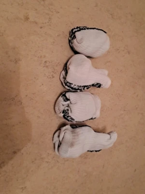 Skillsocks - Hej! Jag säljer 4 par skillsocks i storlek M. I mycket bra skick för 80 kr/st.  1 par 80 kr 4 par 320 kr Storlek M Det är bara att kontakta hur många du vill beställa så löser jag med betalningen. Tveka inte att kontakta om du är intresserad eller har några frågor!