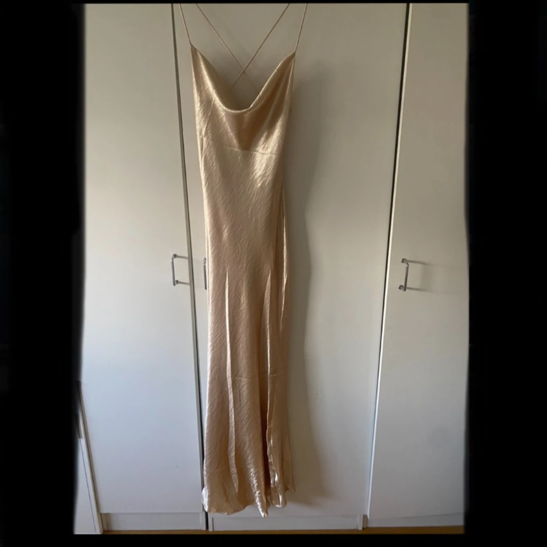 Champagnefärgad klänning  - 2