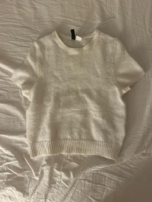 Superfina stickade tröjor - Använda ca 3-5 gånger