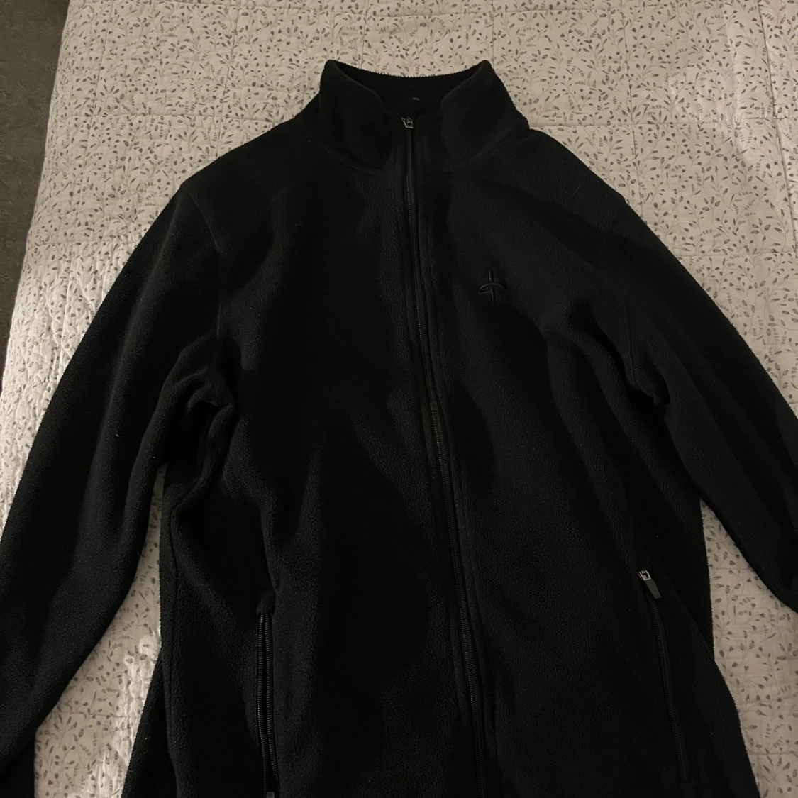 Svart fleecejacka 
