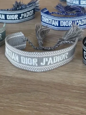 Grått cd armavnd  - Grått cd armband 