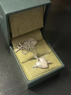 Maria Nilsdotter - Tuvstar halsband från Maria Nilsdotter längd 45. Nypris ca 2.800😊 box ingår!