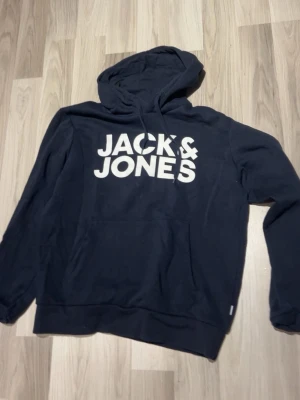 Jack & Jones hoodie - Jack and Jones hoodie storlek M