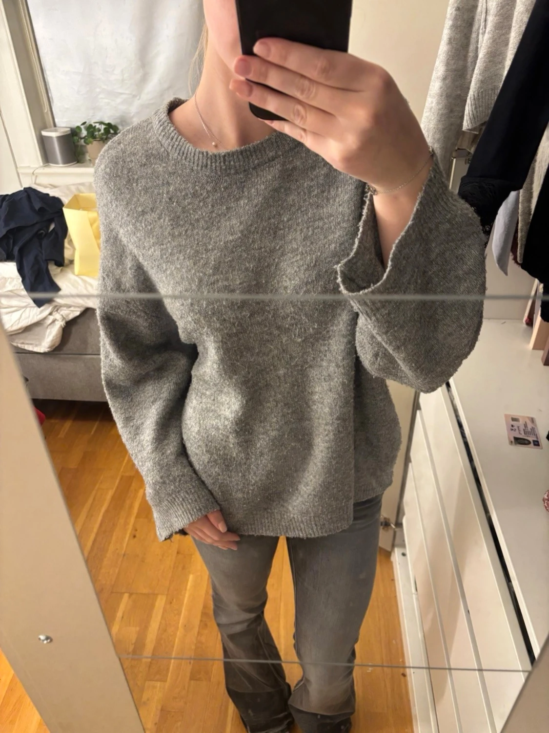 Grå stickad tröja från 157