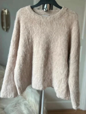Mohair tröja  - Jätte fin stickad tröja från Stockh LM❤️Liknar Tothem tröja❤️