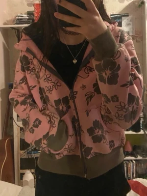 Rosa billabong hoodie - Fint skick, använd några gånger. Ganska säker på storlek M!