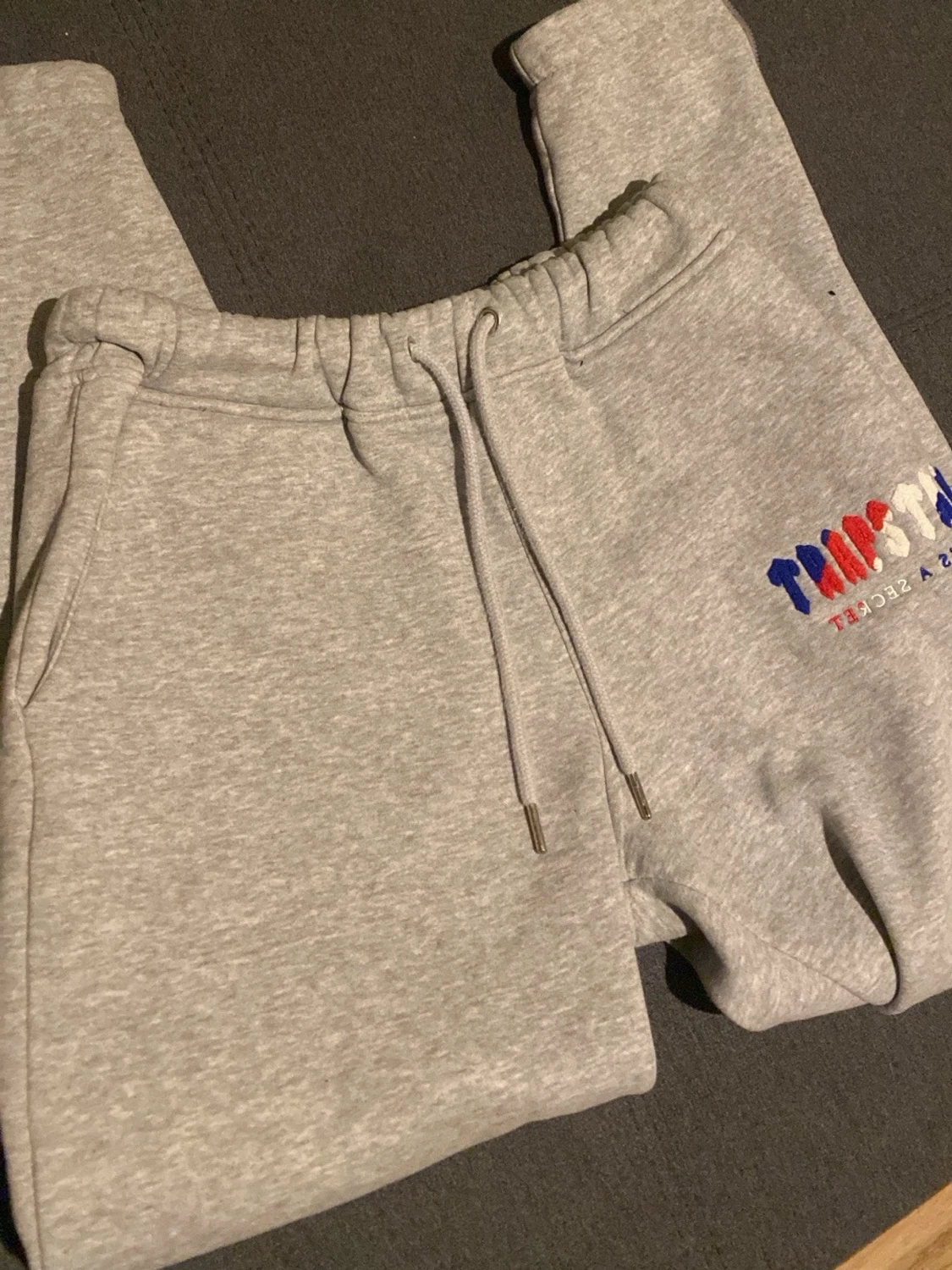 Grå mjukisbyxor från Trapstar