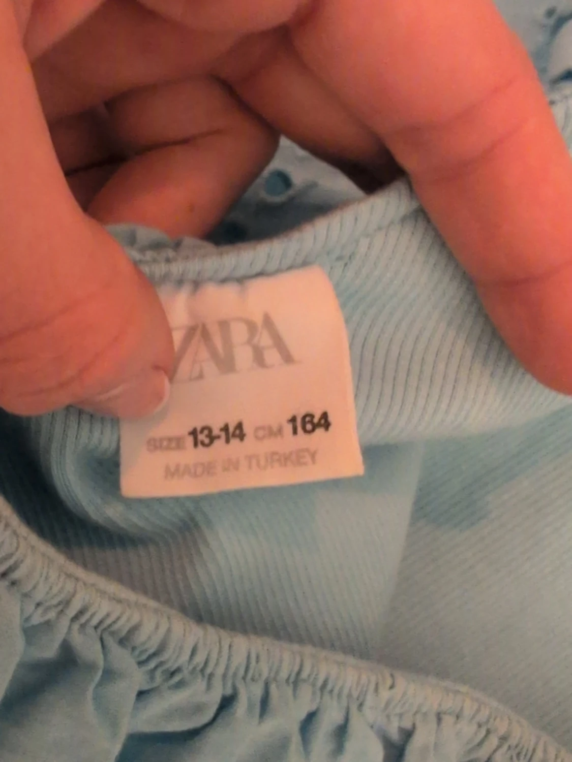 Ljusblå oneshoulder topp från Zara - 2