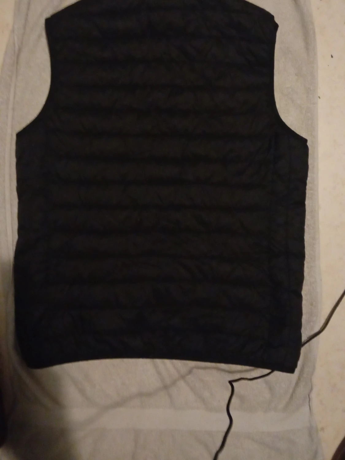 Svart dunväst med dragkedja - 1