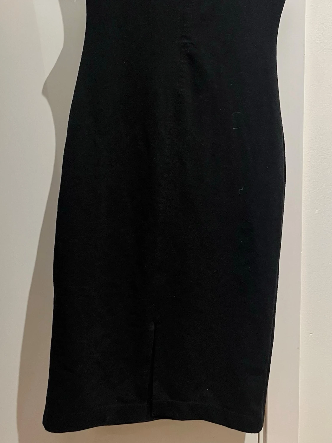 Svart tight klänning från Zara  - 1