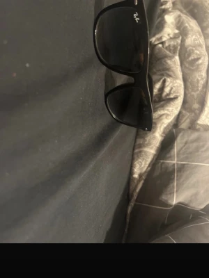 Rayban boyfriend - Säljer nu ett par riktigt fina raybans till sommaren bara till och höra av er vid minsta lilla fråga ni har!