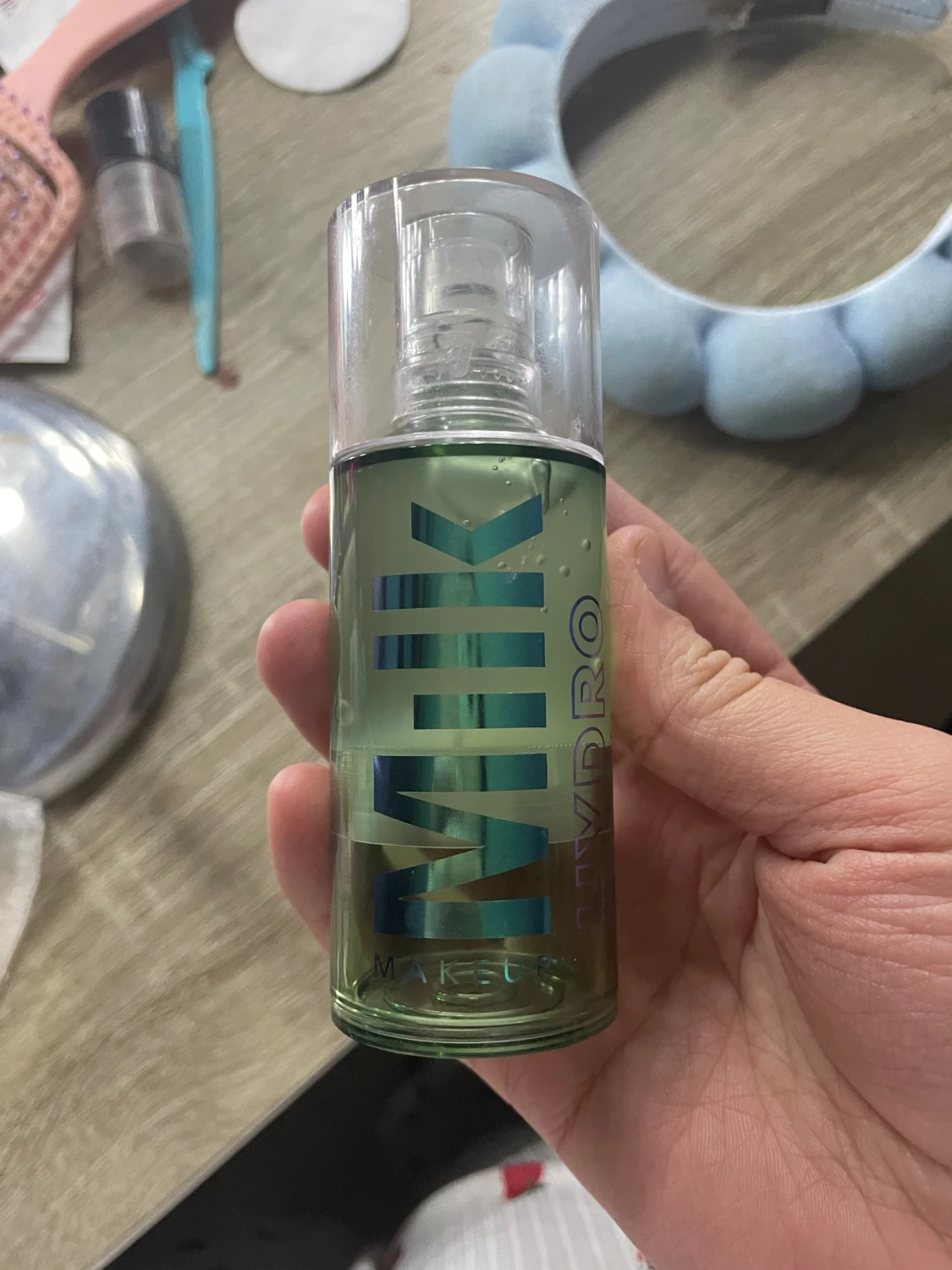 Milk hydro grip primer