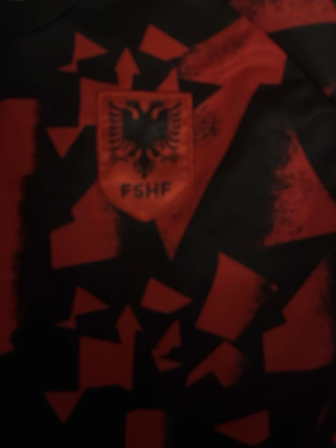 Albaniens fotbollströja röd/svart 176 - 1