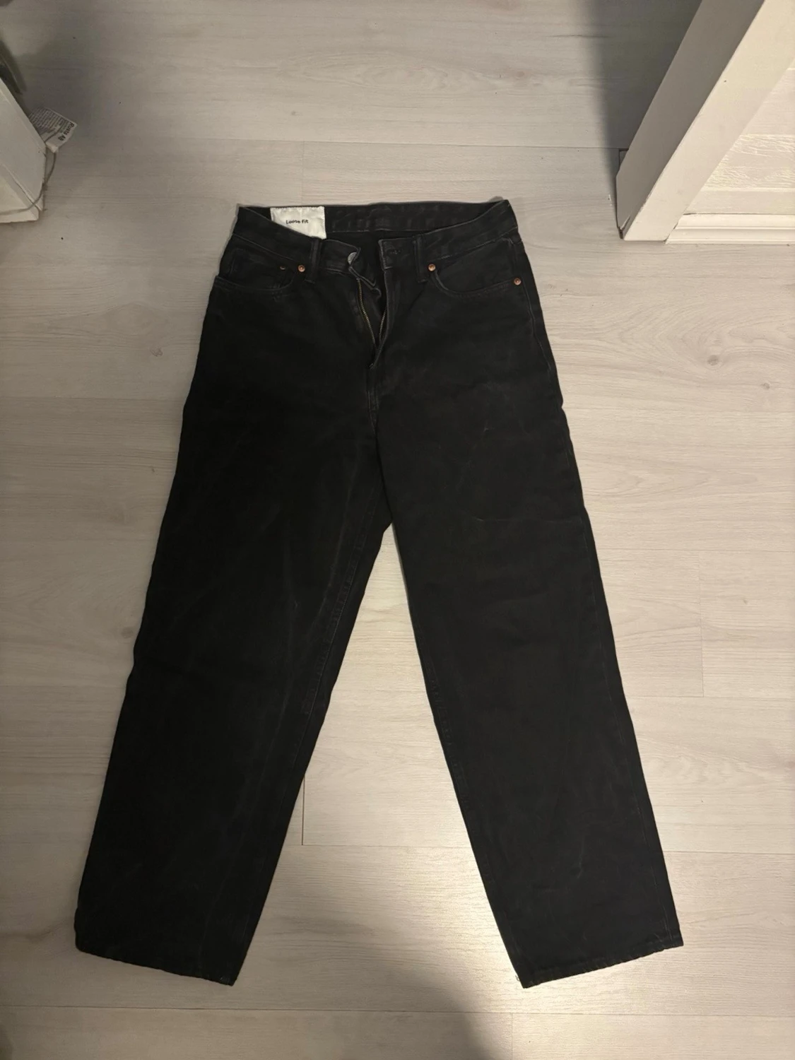 Svarta loose fit jeans från H&M